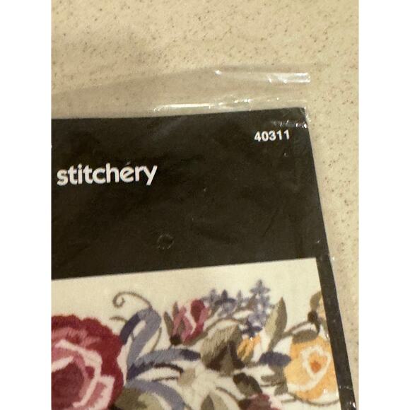 Bucilla Stitchery Crewel Embroidery Ribbons & Roses #40311 4x22" Glynda Turley - Picture 3 of 6